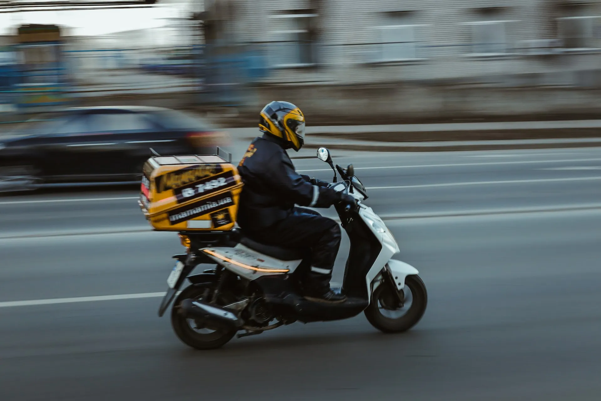 Mengupas Tuntas Profesi Sales Motoris: Dari Pelatihan hingga Sukses di Lapangan