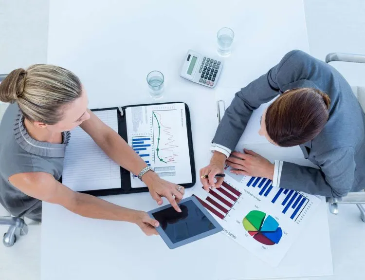 admin finance adalah