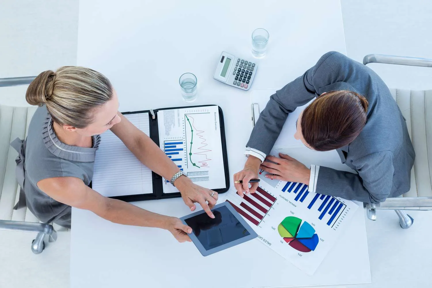 admin finance adalah