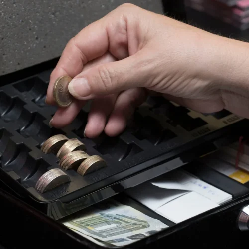contoh laporan petty cash
