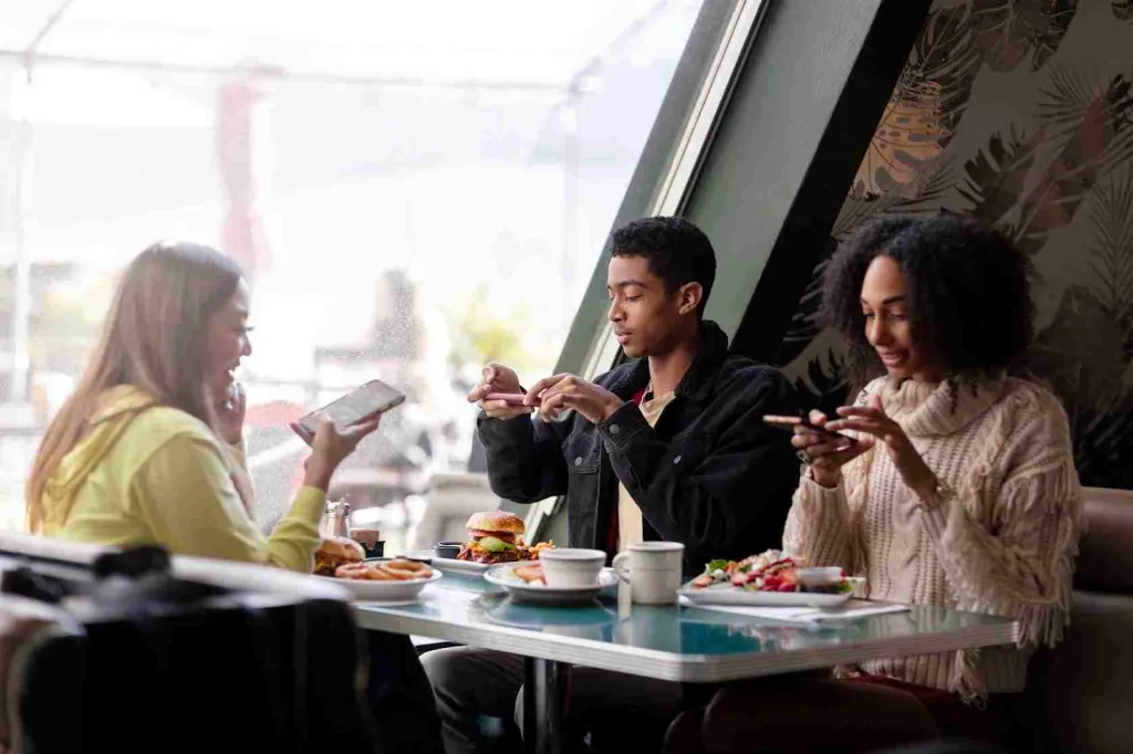 dine in artinya