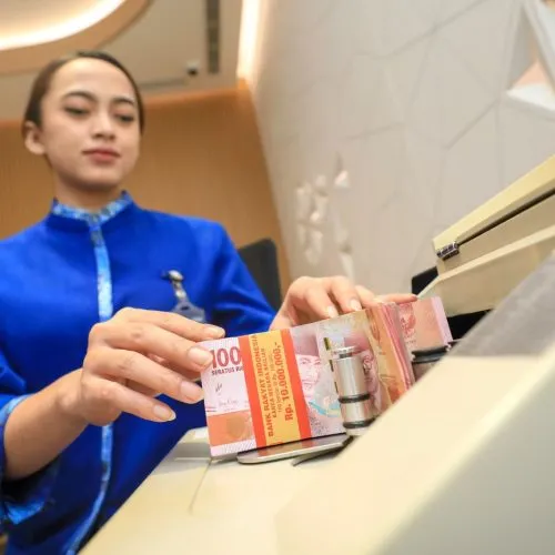 apa kelebihan dan kekurangan menabung di bank