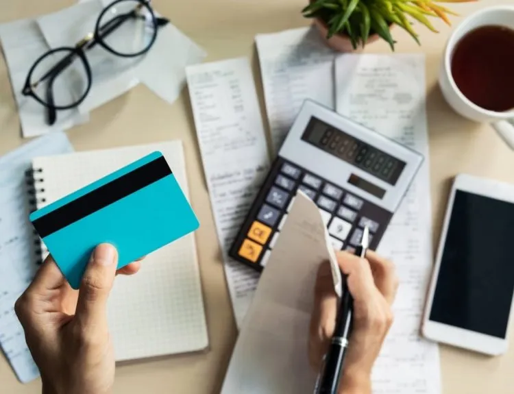 tabel pemasukan dan pengeluaran