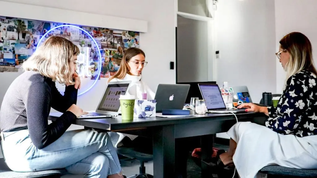 rekonsiliasi data adalah